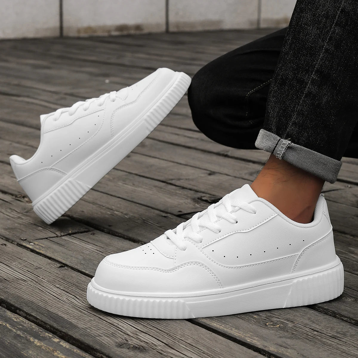 Unisex Black Skateboard Shoes Platform Lightweight Minimalist Sneakers Men Women Sports Shoes Non-slip Casual Men's Skate Shoes