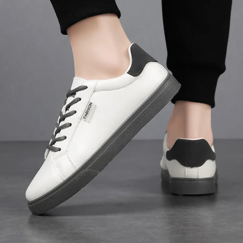Skateboarding Shoes Men Flat Comfortable Leather Casual Vulcanized Shoes Trendy Classic Breathable Cheap Sneakers Man Plus Size