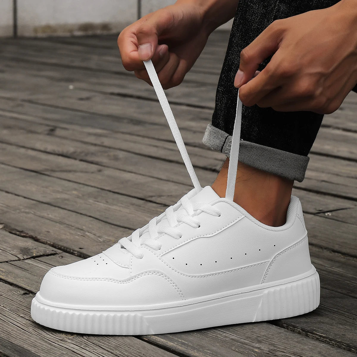 Unisex Black Skateboard Shoes Platform Lightweight Minimalist Sneakers Men Women Sports Shoes Non-slip Casual Men's Skate Shoes