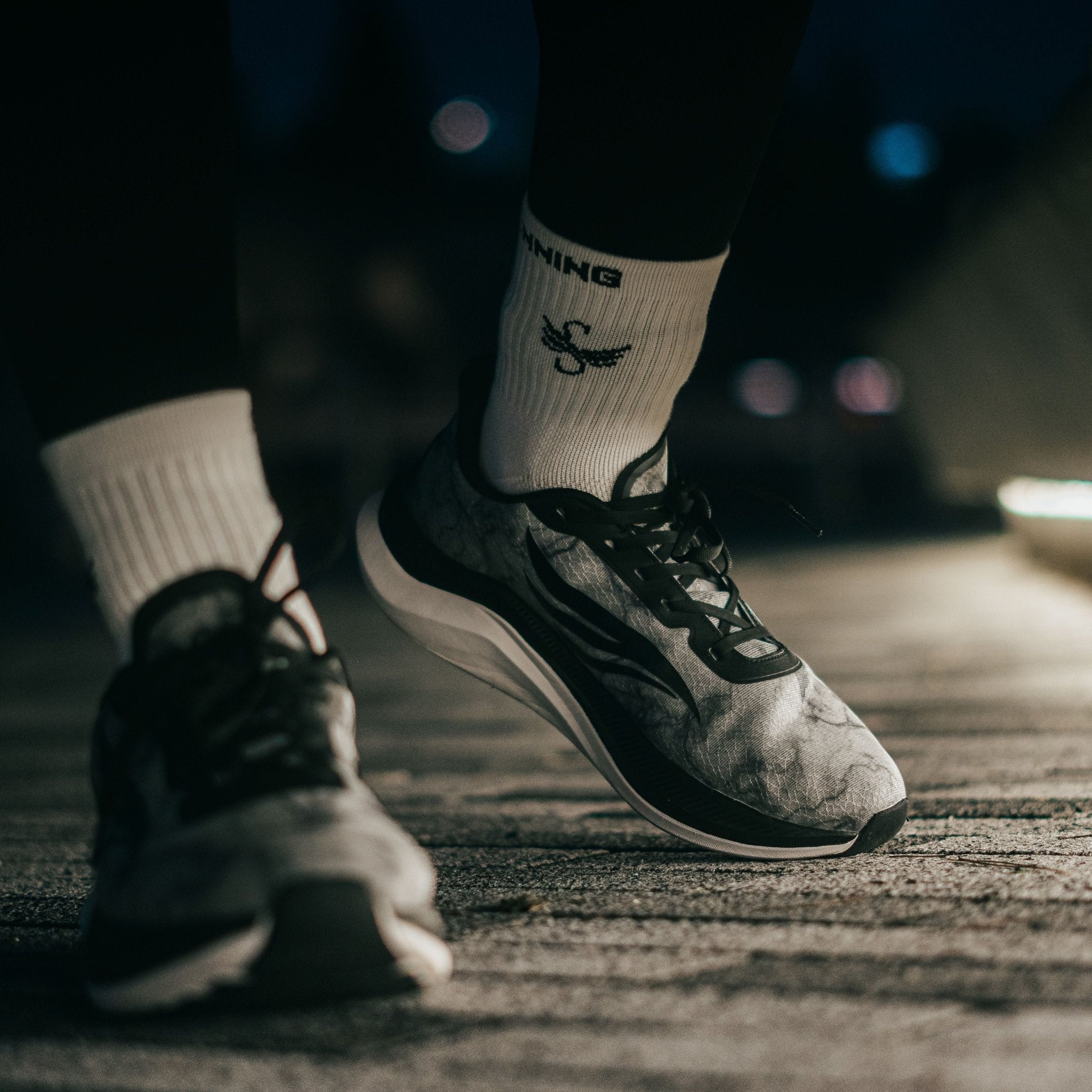 CELER Men - Black - STAND OUT FLEXSARAH
