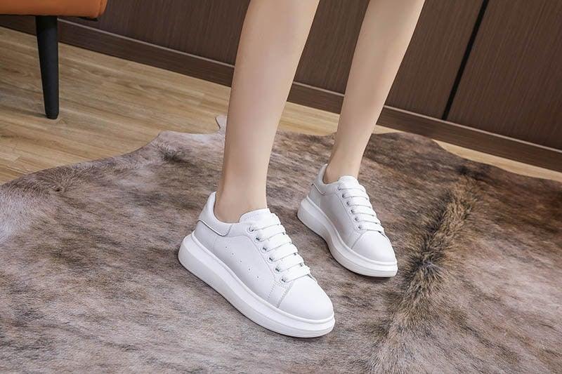 Genuine Leather Women Platform Sneakers Autumn Fashion Sports Little White Shoes Platform Flats Casual Lace Up Woman Comfort Walking Sneakers - STAND OUT FLEXSARAH