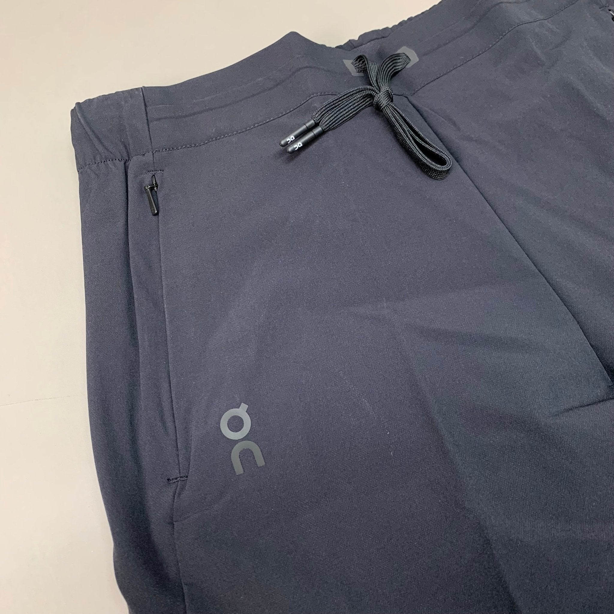 ON RUNNING Women's Active Wear Pants Sz-Large Black 256.00274 - STAND OUT FLEXSARAH