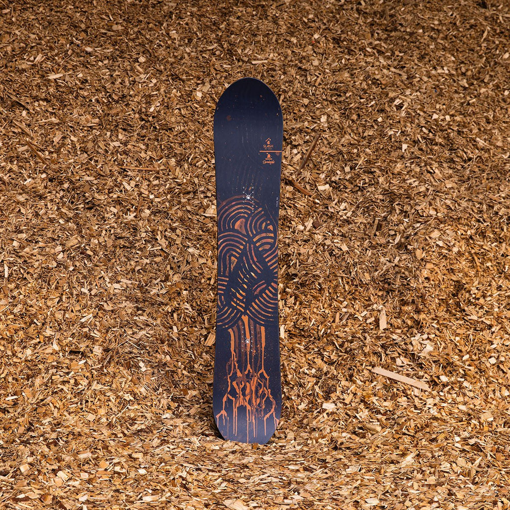 Slash by GiGi - Straight Snowboard - ApARTment - STAND OUT FLEXSARAH