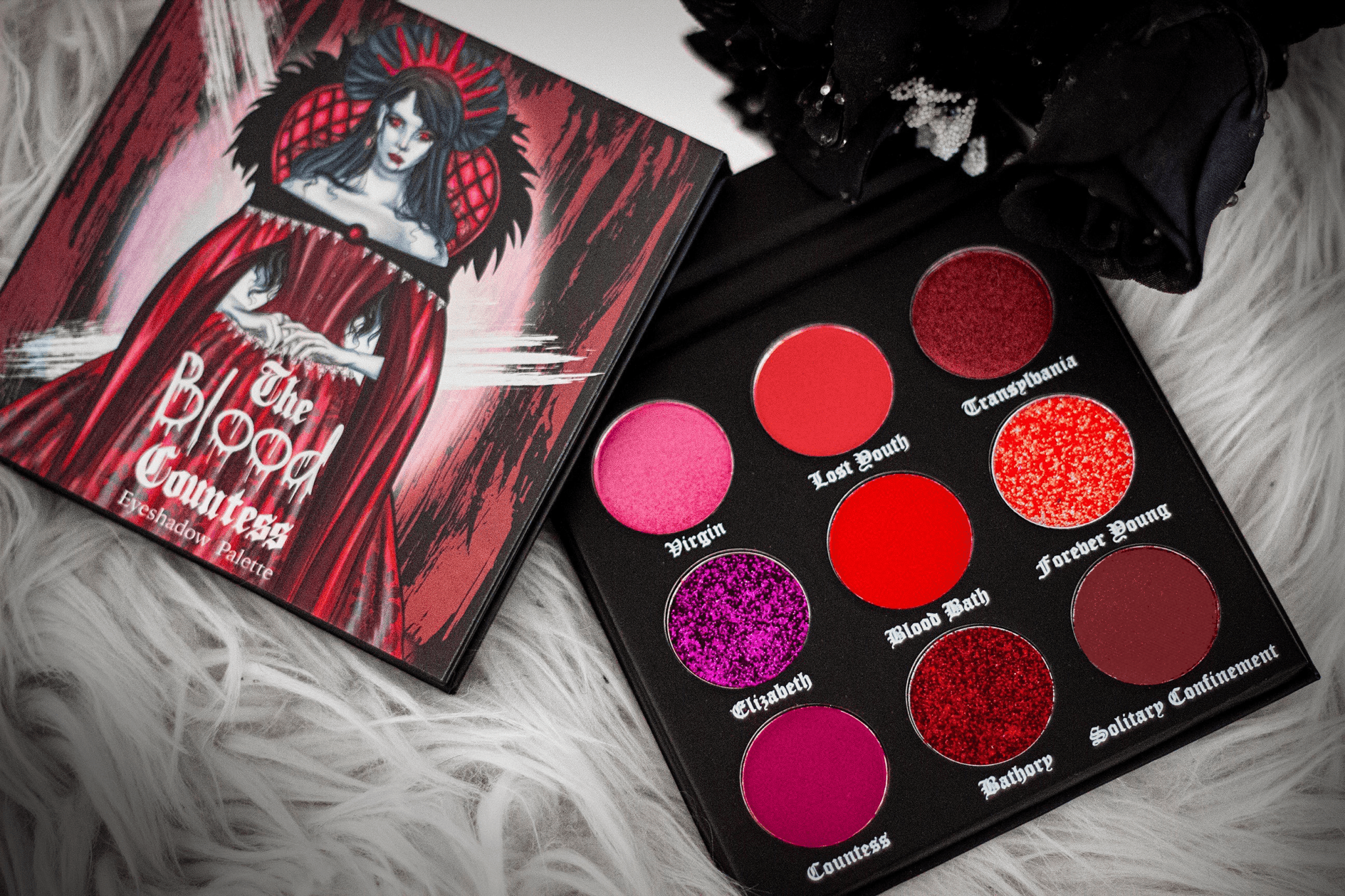 The Blood Countess Eyeshadow Palette - STAND OUT FLEXSARAH