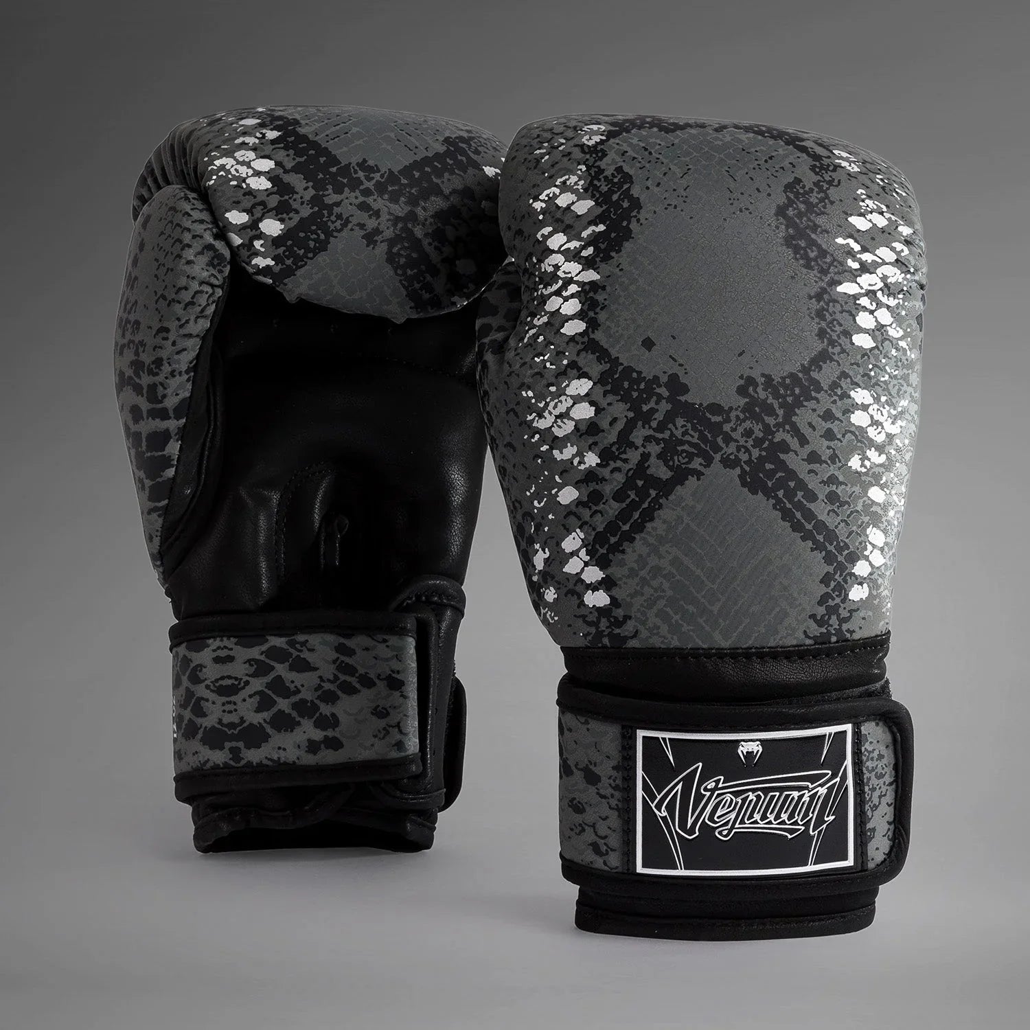Venum Amazonia Boxing Gloves - STAND OUT FLEXSARAH