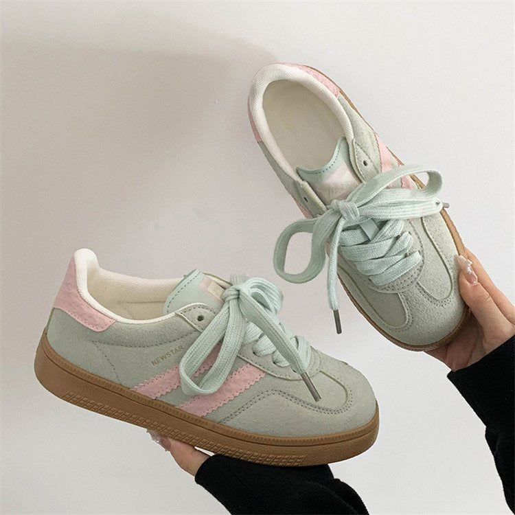 Women's Retro White Sneakers - Casual Sports Shoes with Thick Sole - STAND OUT FLEXSARAH