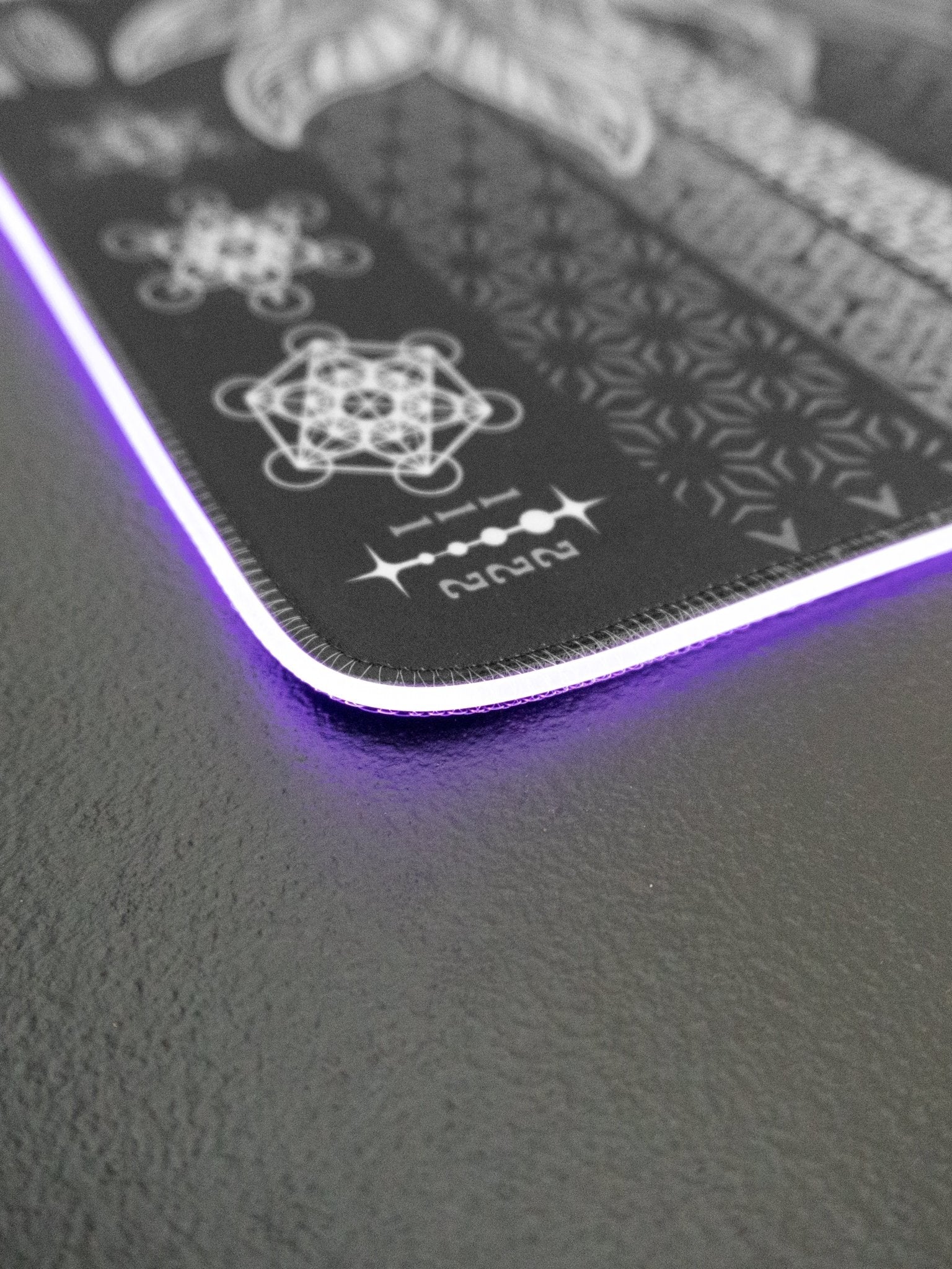 WOUNDS TO WISDOM V1 ✦ MONOCHROME ✦ XXL RGB Gaming Mouse Pad - STAND OUT FLEXSARAH